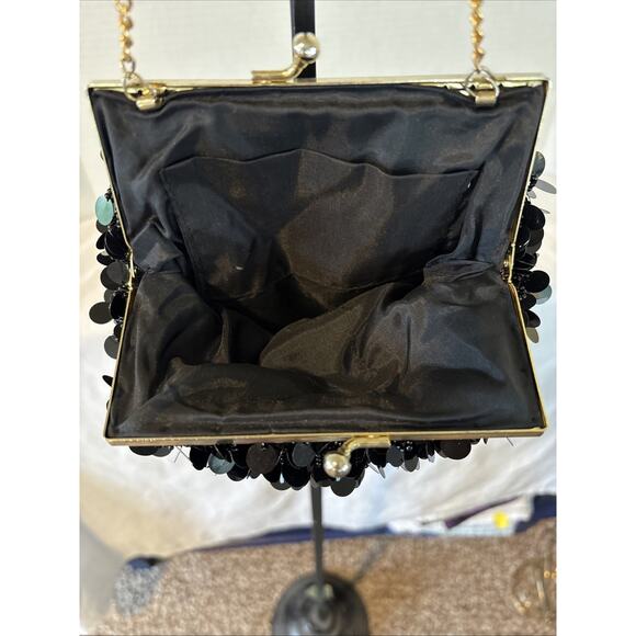 Black Sequin Evening Purse With Gold Chain Strap 7 X 6 Inches - Picture 12 of 15